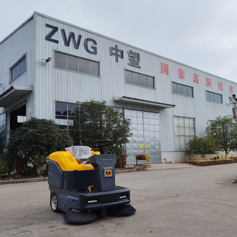 武汉中望购买了一台MN-C150小型驾驶式扫地机