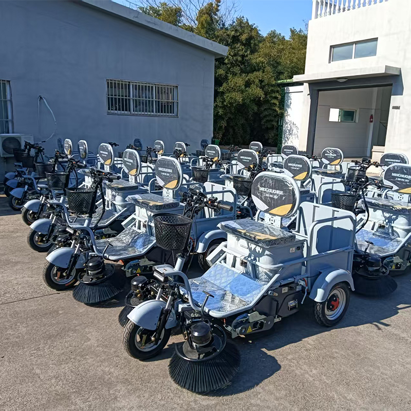 泰兴环卫所购买了一批S100辅助清扫保洁车