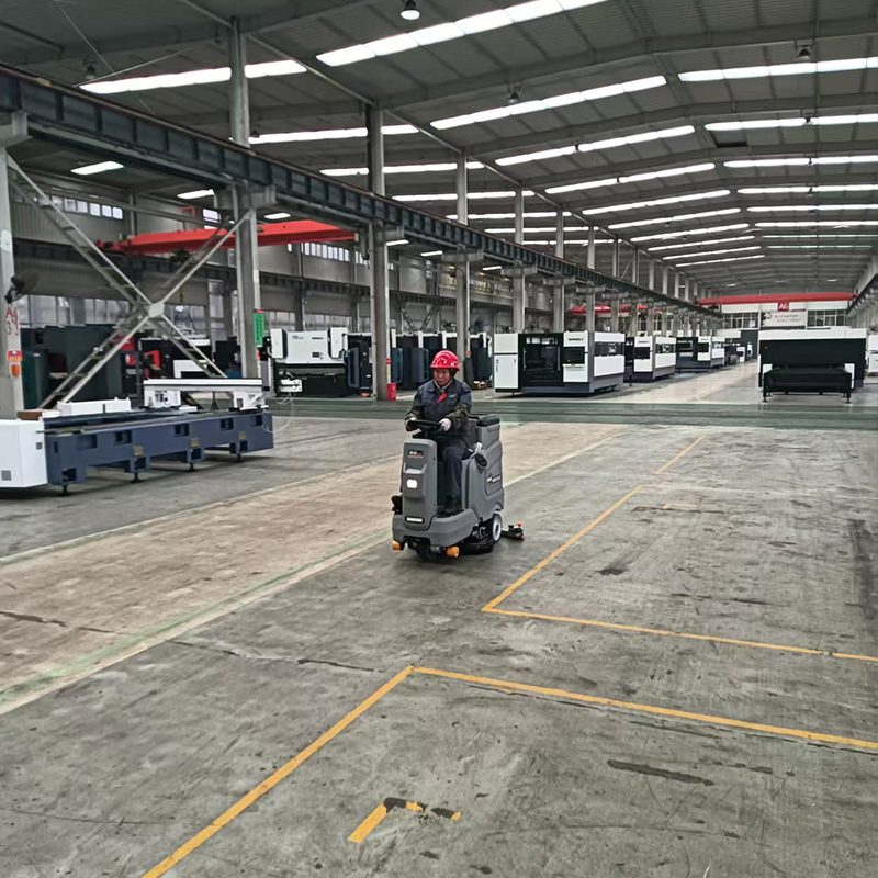 扬州杨力集团V66小型驾驶式洗地机