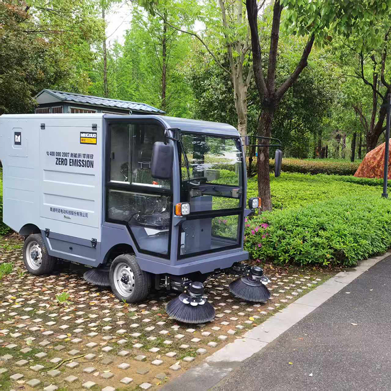 浙江金都物业E810FB封闭式扫地机跟S1600四轮环卫扫地车
